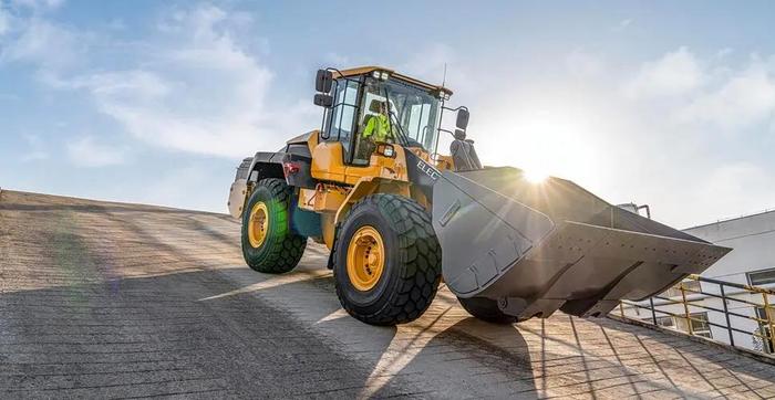 wheel loader